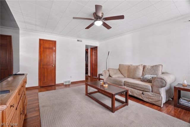 2701 Tuxedo Avenue, Parma, OH 44134