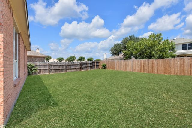 1068 Westbrook Court, Grand Prairie, TX 75052