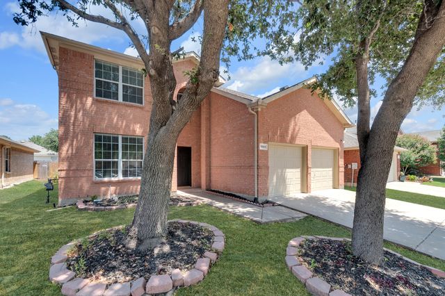 1068 Westbrook Court, Grand Prairie, TX 75052