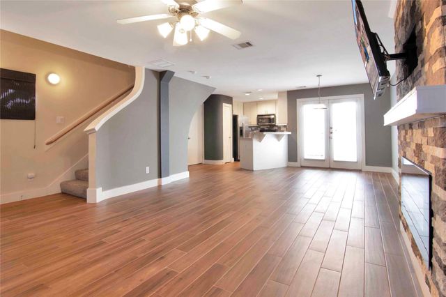 5951 South Loop E 4, Houston, TX 77033