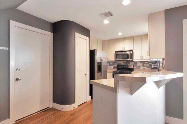 5951 South Loop E 4, Houston, TX 77033