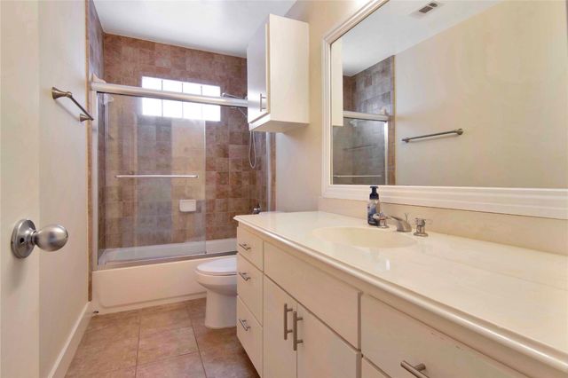 5951 South Loop E 4, Houston, TX 77033