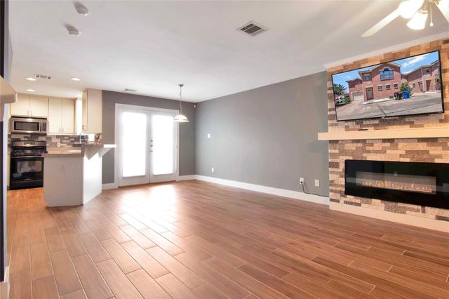 5951 South Loop E 4, Houston, TX 77033