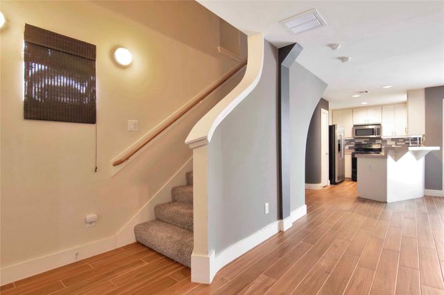 5951 South Loop E 4, Houston, TX 77033