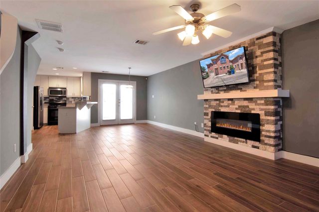 5951 South Loop E 4, Houston, TX 77033