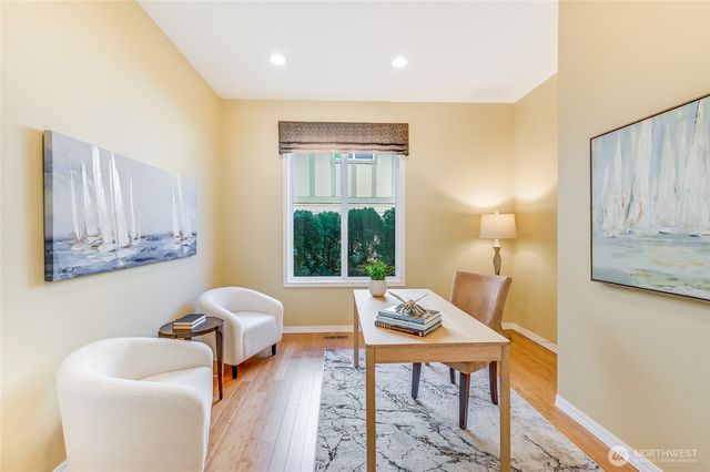 12115 Big Leaf Way NE, Redmond, WA 98053