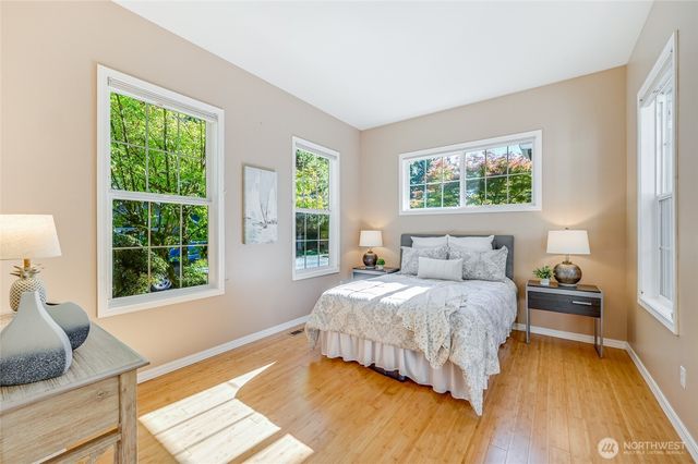 12115 Big Leaf Way NE, Redmond, WA 98053