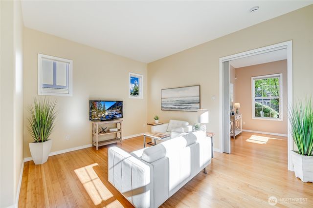 12115 Big Leaf Way NE, Redmond, WA 98053