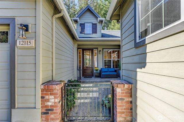 12115 Big Leaf Way NE, Redmond, WA 98053