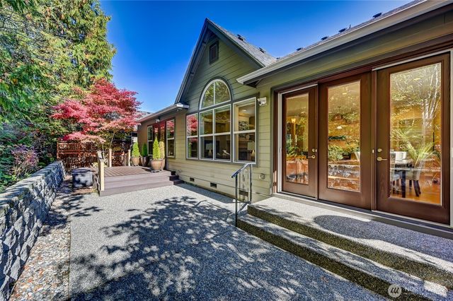 12115 Big Leaf Way NE, Redmond, WA 98053