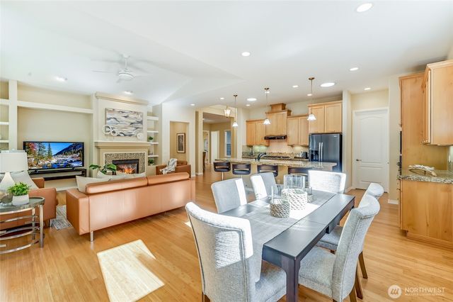 12115 Big Leaf Way NE, Redmond, WA 98053