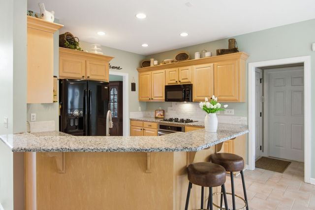 108 Albemarle Dr, Tullahoma, TN 37388