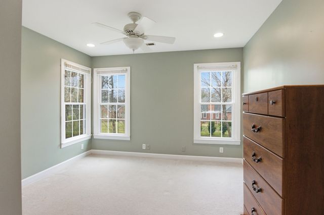 108 Albemarle Dr, Tullahoma, TN 37388