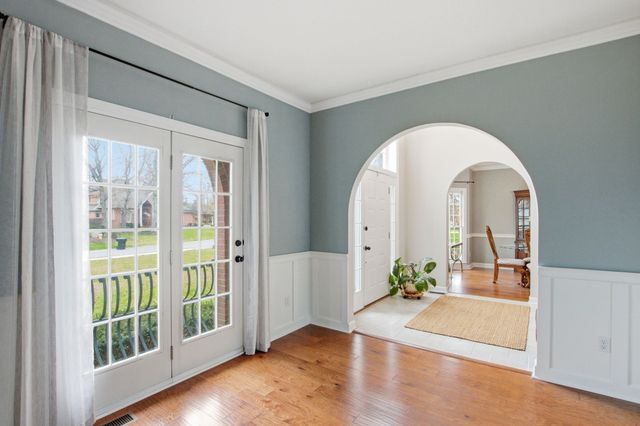 108 Albemarle Dr, Tullahoma, TN 37388