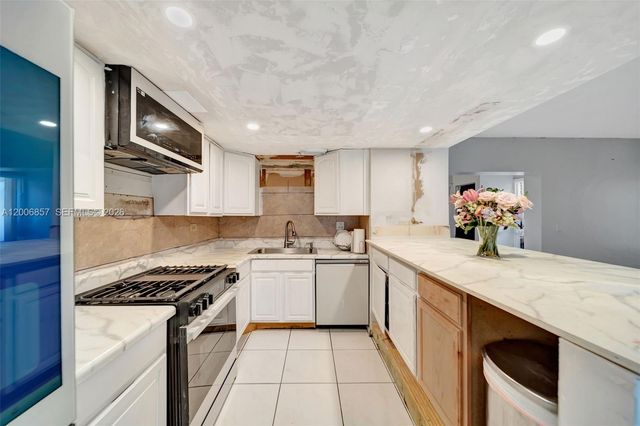 3033 W Missionwood Ln C-II, Miramar, FL 33025