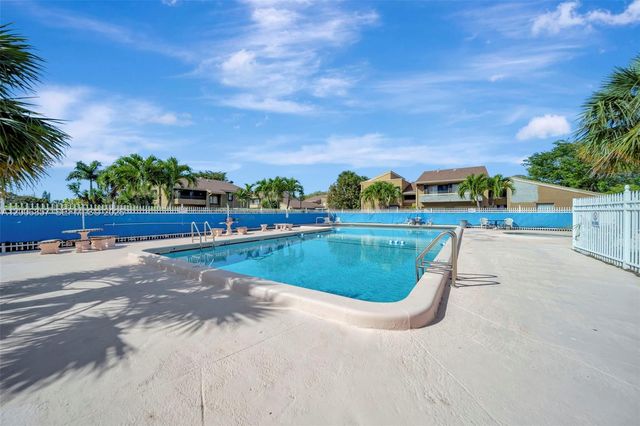 3033 W Missionwood Ln C-II, Miramar, FL 33025