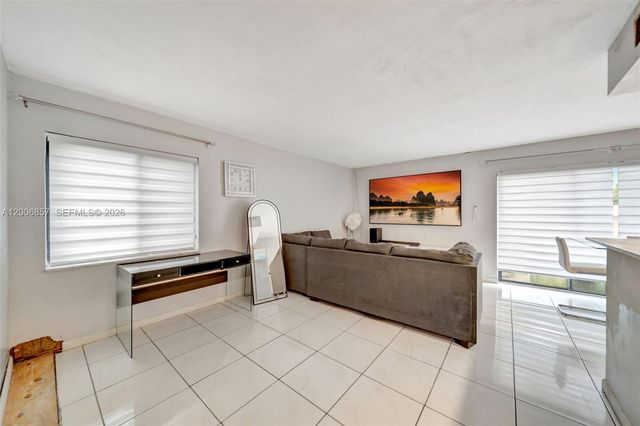 3033 W Missionwood Ln C-II, Miramar, FL 33025