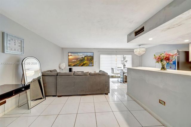 3033 W Missionwood Ln C-II, Miramar, FL 33025