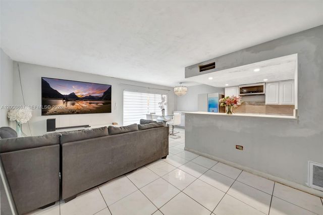 3033 W Missionwood Ln C-II, Miramar, FL 33025