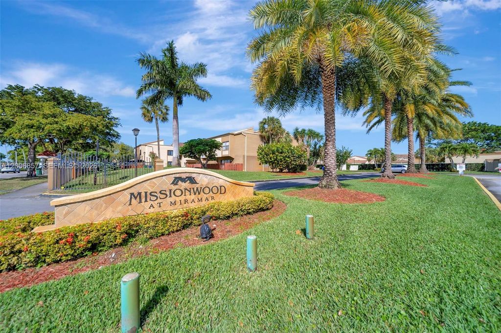 3033 W Missionwood Ln C-II, Miramar, FL 33025