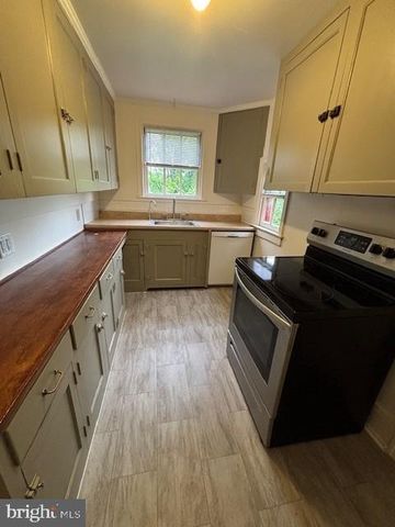 3601 W MARKET ST, York, PA 17404