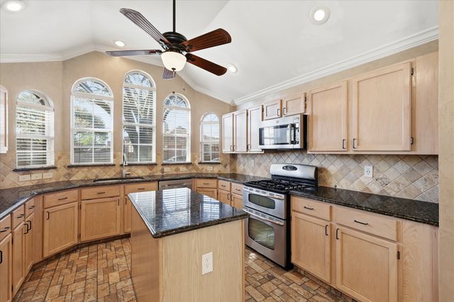 7958 Crystal Creek Circle, Fort Worth, TX 76137