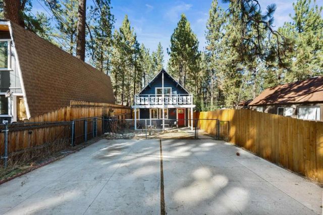 727 Elysian Boulevard, Big Bear City, CA 92314
