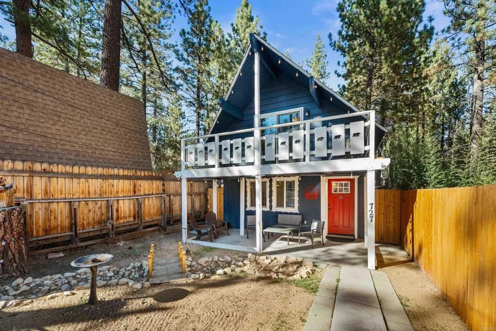 727 Elysian Boulevard, Big Bear City, CA 92314