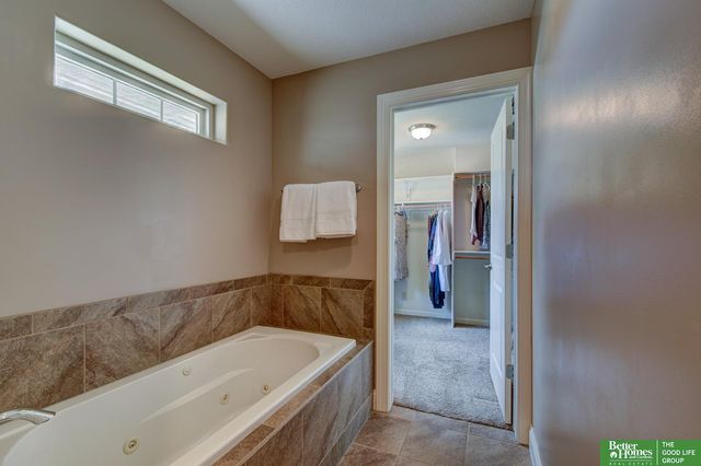 19816 Ash Street, Gretna, NE 68028