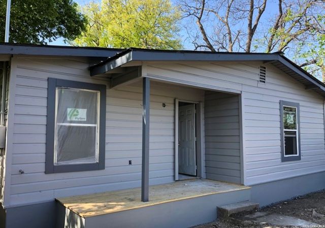 130 Orphan, San Antonio, TX 78202