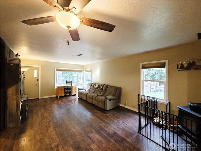 180 Skyline Drive, Port Angeles, WA 98362