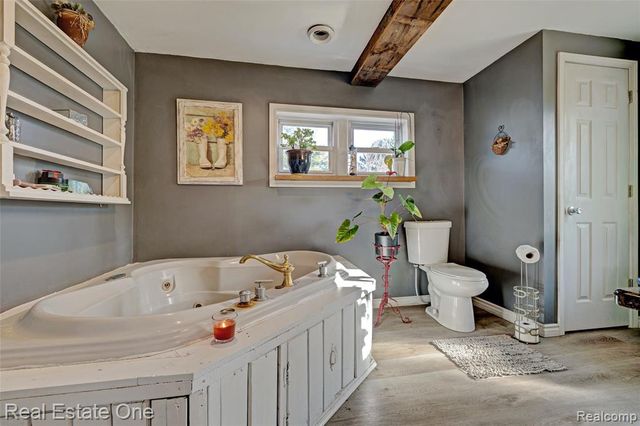 7560 Metcalf Road, Avoca, MI 48006