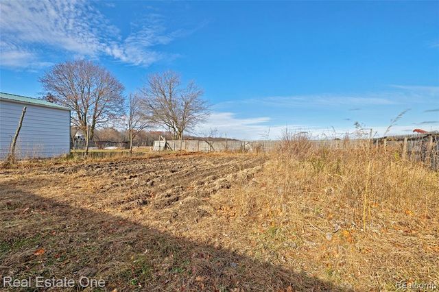 7560 Metcalf Road, Avoca, MI 48006