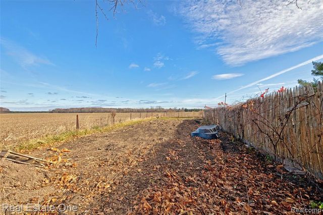 7560 Metcalf Road, Avoca, MI 48006