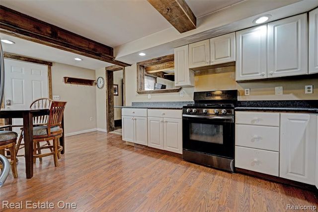 7560 Metcalf Road, Avoca, MI 48006