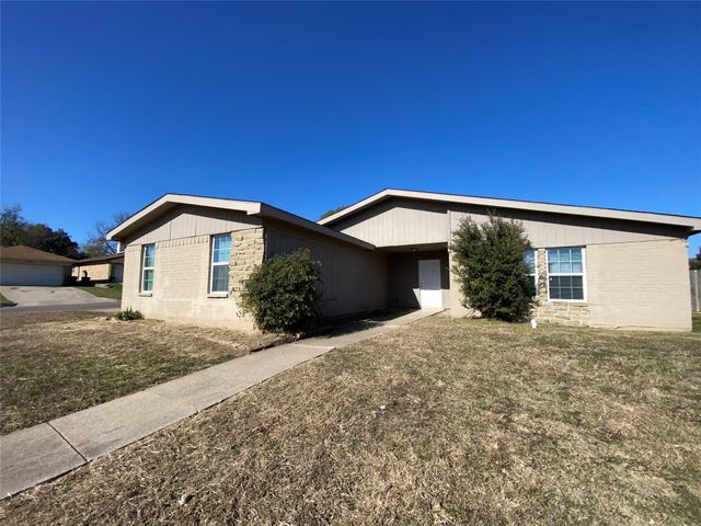 6928 Alexandria Court, Fort Worth, TX 76133
