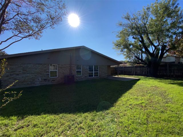 6928 Alexandria Court, Fort Worth, TX 76133