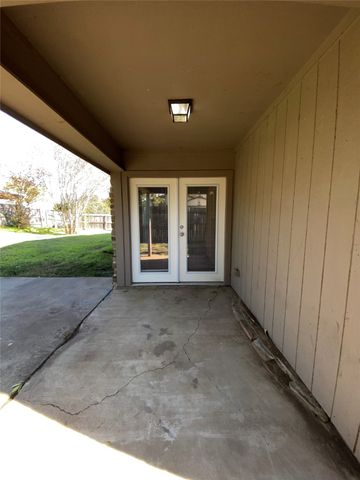 6928 Alexandria Court, Fort Worth, TX 76133