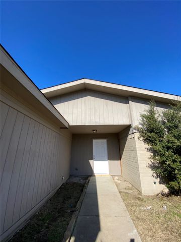 6928 Alexandria Court, Fort Worth, TX 76133