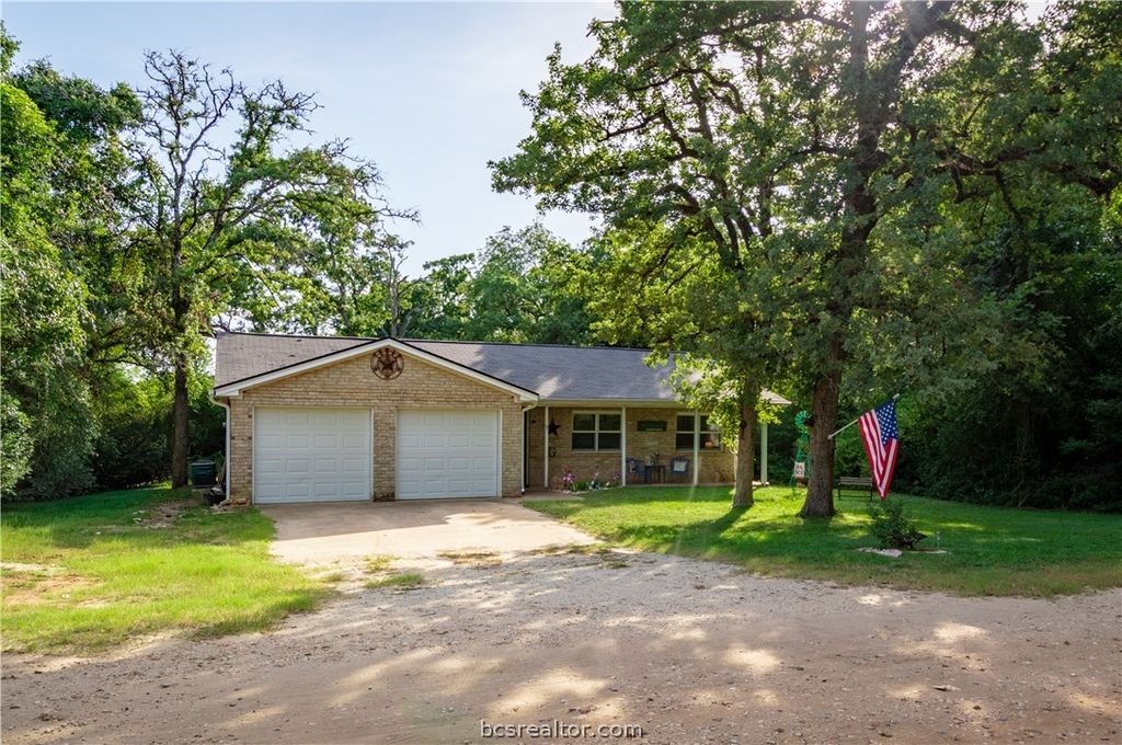 9 Valley View, Hilltop Lakes, TX 77871 — photo 2