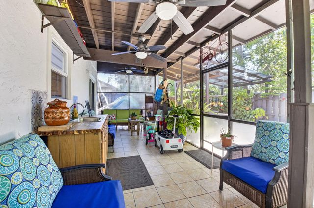 22859 N Sandalfoot Boulevard, Boca Raton, FL 33428