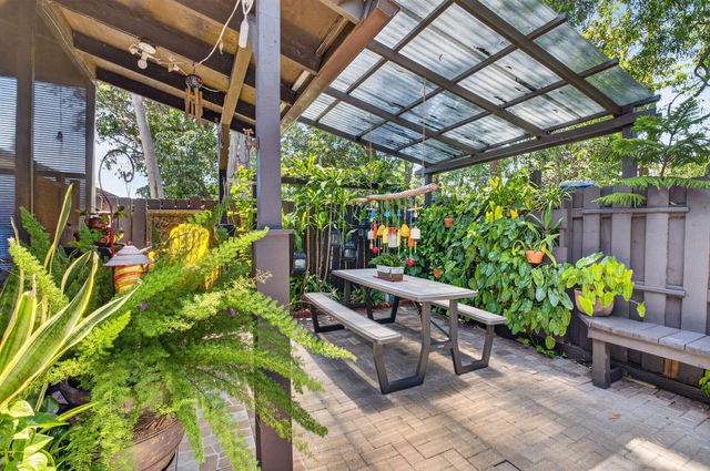 22859 N Sandalfoot Boulevard, Boca Raton, FL 33428