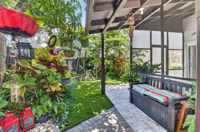 22859 N Sandalfoot Boulevard, Boca Raton, FL 33428