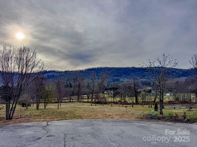 00 Walnut Valley Lane 5, Hendersonville, NC 28739