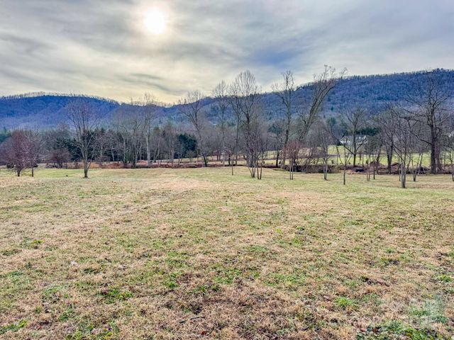 00 Walnut Valley Lane 5, Hendersonville, NC 28739