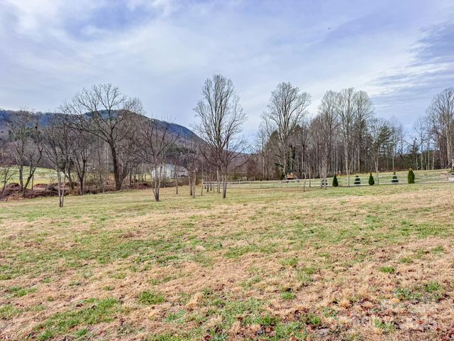 00 Walnut Valley Lane 5, Hendersonville, NC 28739