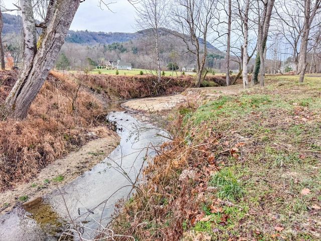 00 Walnut Valley Lane 5, Hendersonville, NC 28739