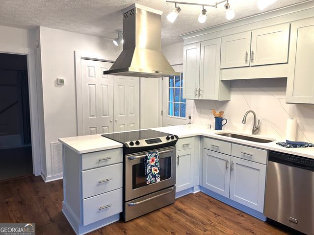 75 Mikes Lane, Sharpsburg, GA 30277