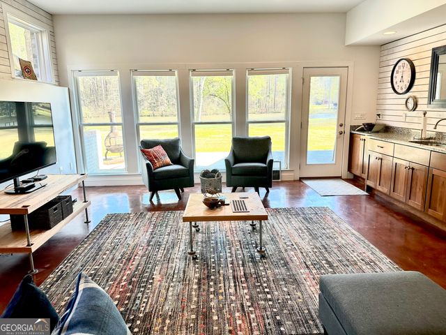 75 Mikes Lane, Sharpsburg, GA 30277