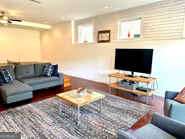 75 Mikes Lane, Sharpsburg, GA 30277